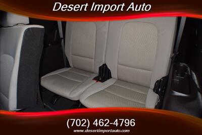 2017 Hyundai Santa Fe SE   - Photo 27 - Las Vegas, NV 89146