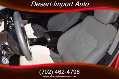 2017 Hyundai Santa Fe SE   - Photo 12 - Las Vegas, NV 89146