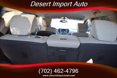 2017 Hyundai Santa Fe SE   - Photo 33 - Las Vegas, NV 89146
