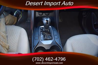 2017 Hyundai Santa Fe SE   - Photo 22 - Las Vegas, NV 89146