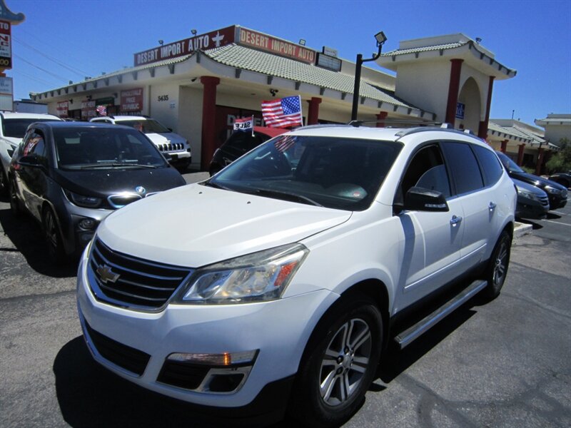 2017 Chevrolet Traverse LT  