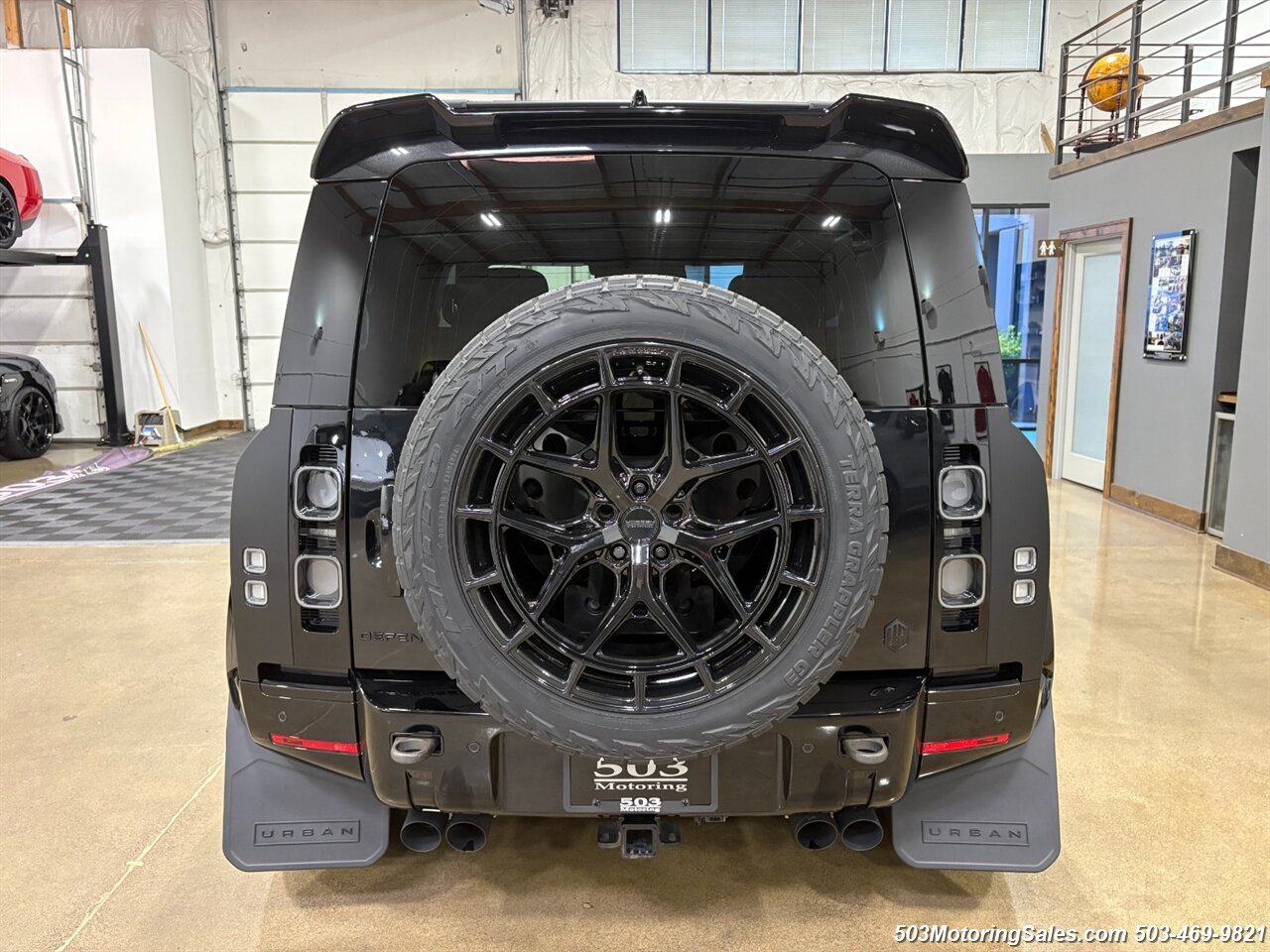 2023 Land Rover Defender 90 V8 URBAN - Photo 14 - Beaverton, OR 97005