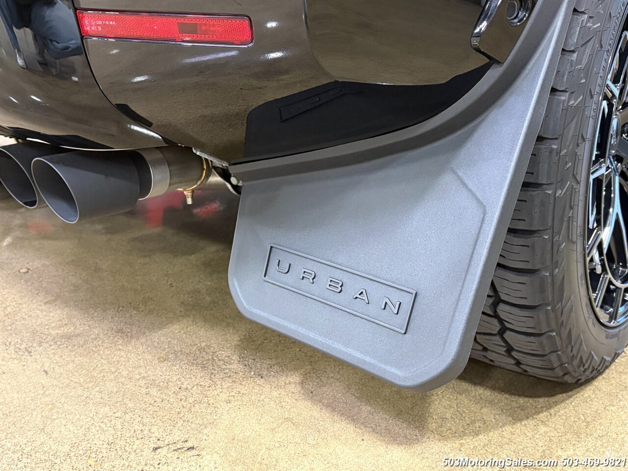 2023 Land Rover Defender 90 V8 URBAN - Photo 7 - Beaverton, OR 97005
