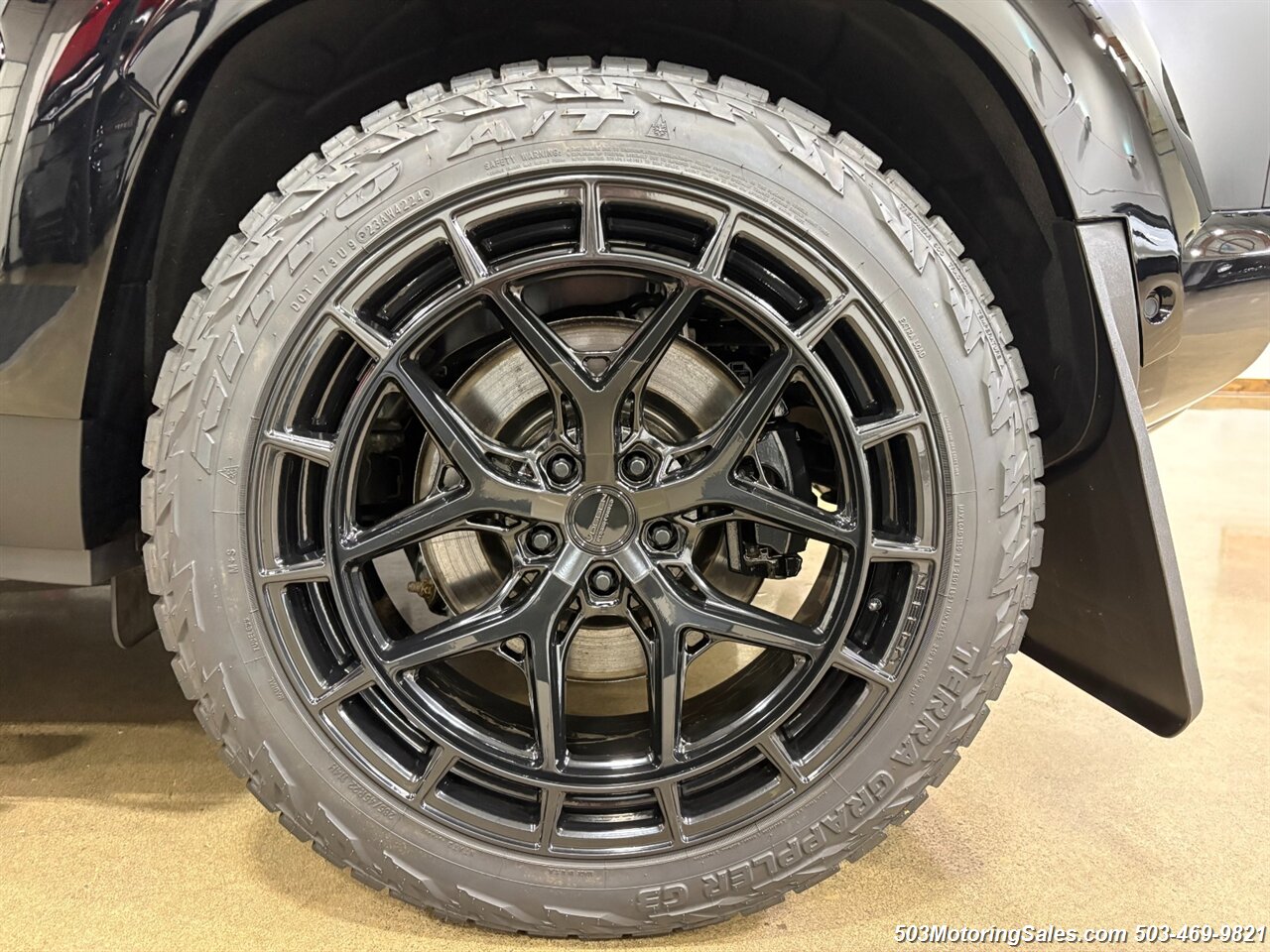 2023 Land Rover Defender 90 V8 URBAN - Photo 57 - Beaverton, OR 97005