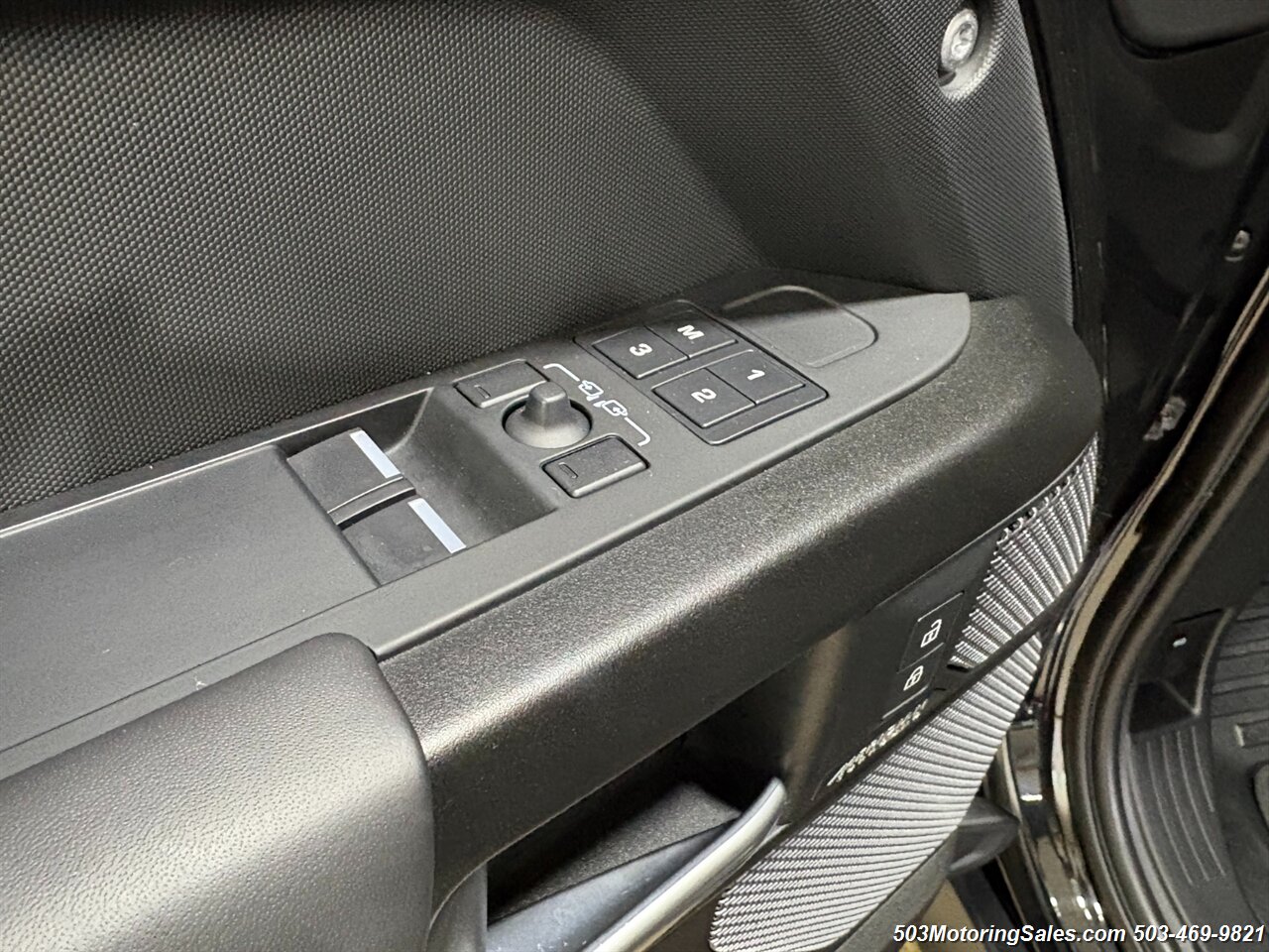 2023 Land Rover Defender 90 V8 URBAN - Photo 19 - Beaverton, OR 97005