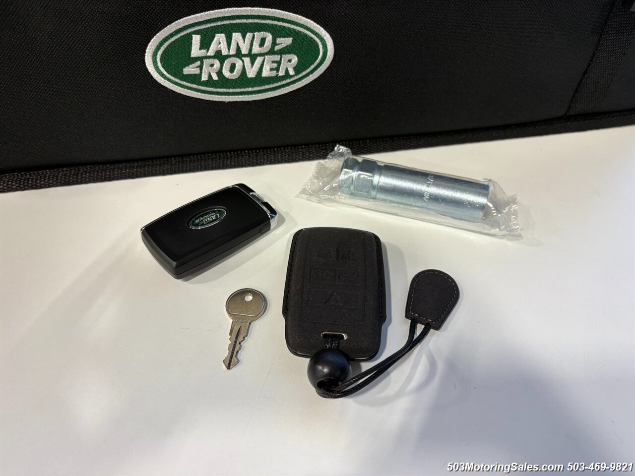 2023 Land Rover Defender 90 V8 URBAN - Photo 3 - Beaverton, OR 97005