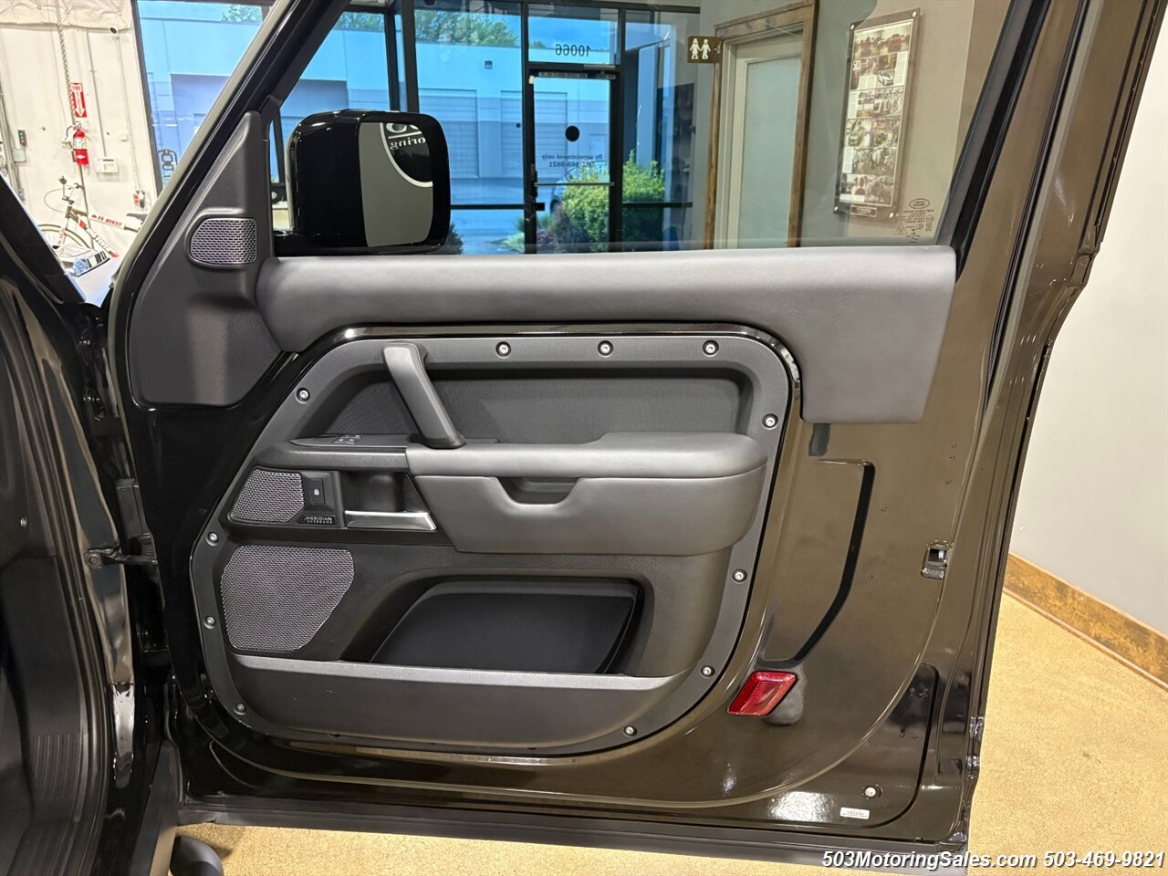 2023 Land Rover Defender 90 V8 URBAN - Photo 54 - Beaverton, OR 97005