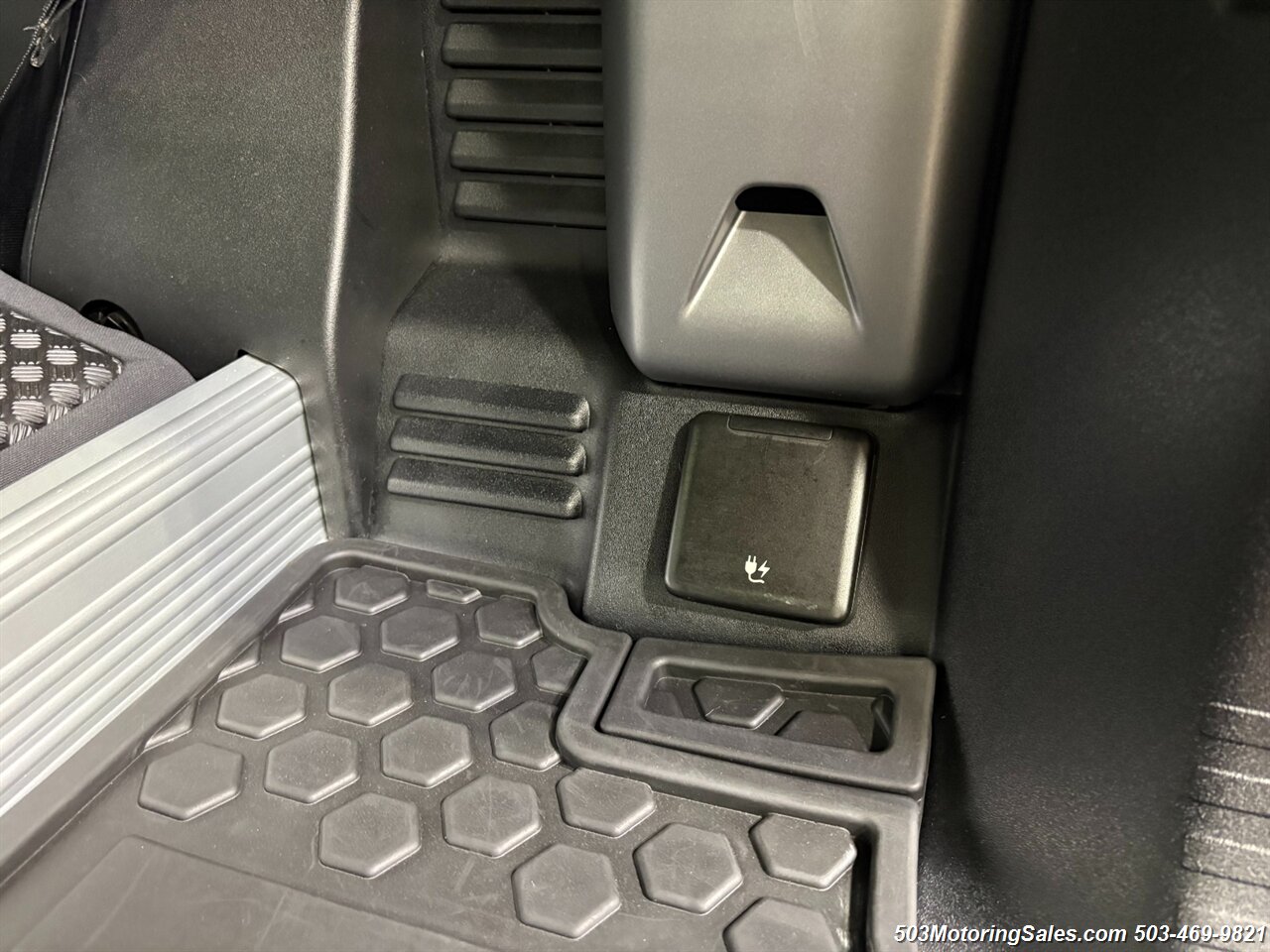 2023 Land Rover Defender 90 V8 URBAN - Photo 51 - Beaverton, OR 97005