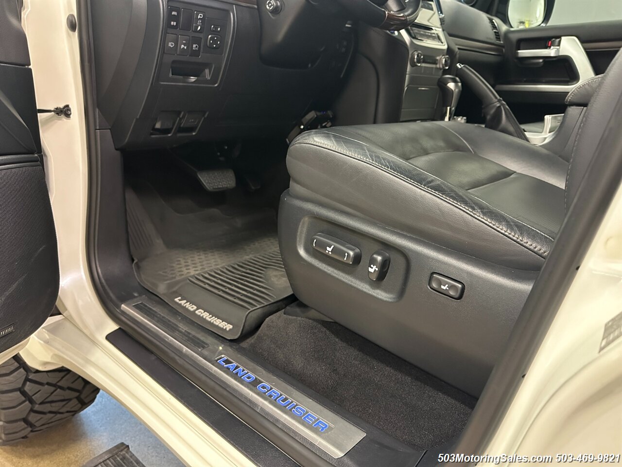 2020 Toyota Land Cruiser Heritage Edition   - Photo 60 - Beaverton, OR 97005