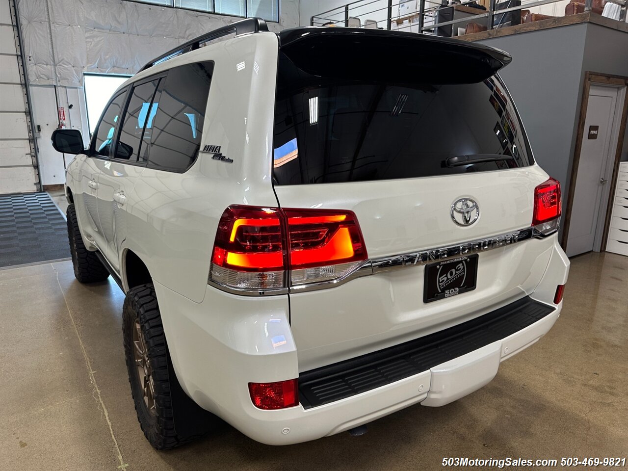 2020 Toyota Land Cruiser Heritage Edition   - Photo 48 - Beaverton, OR 97005