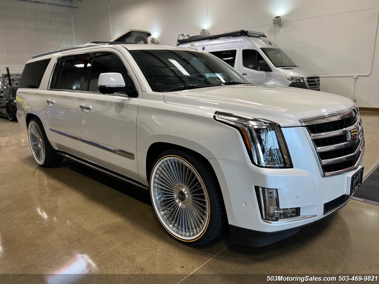 2018 Cadillac Escalade ESV Premium Luxury   - Photo 21 - Beaverton, OR 97005