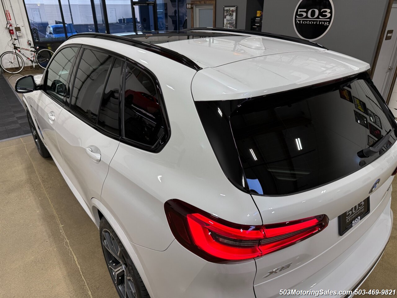 2023 BMW X5 xDrive45e   - Photo 51 - Beaverton, OR 97005