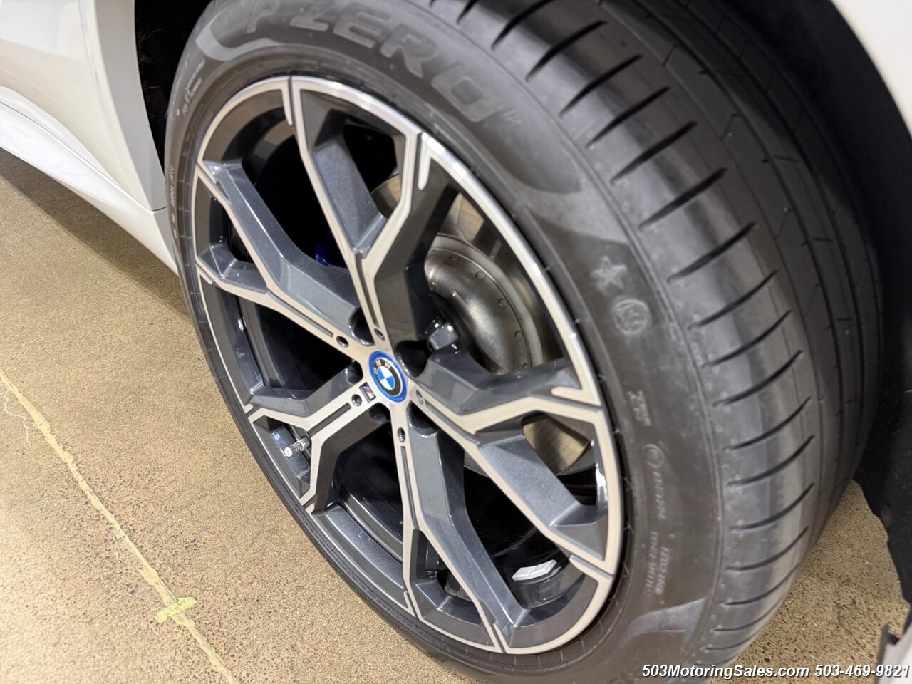 2023 BMW X5 xDrive45e   - Photo 53 - Beaverton, OR 97005