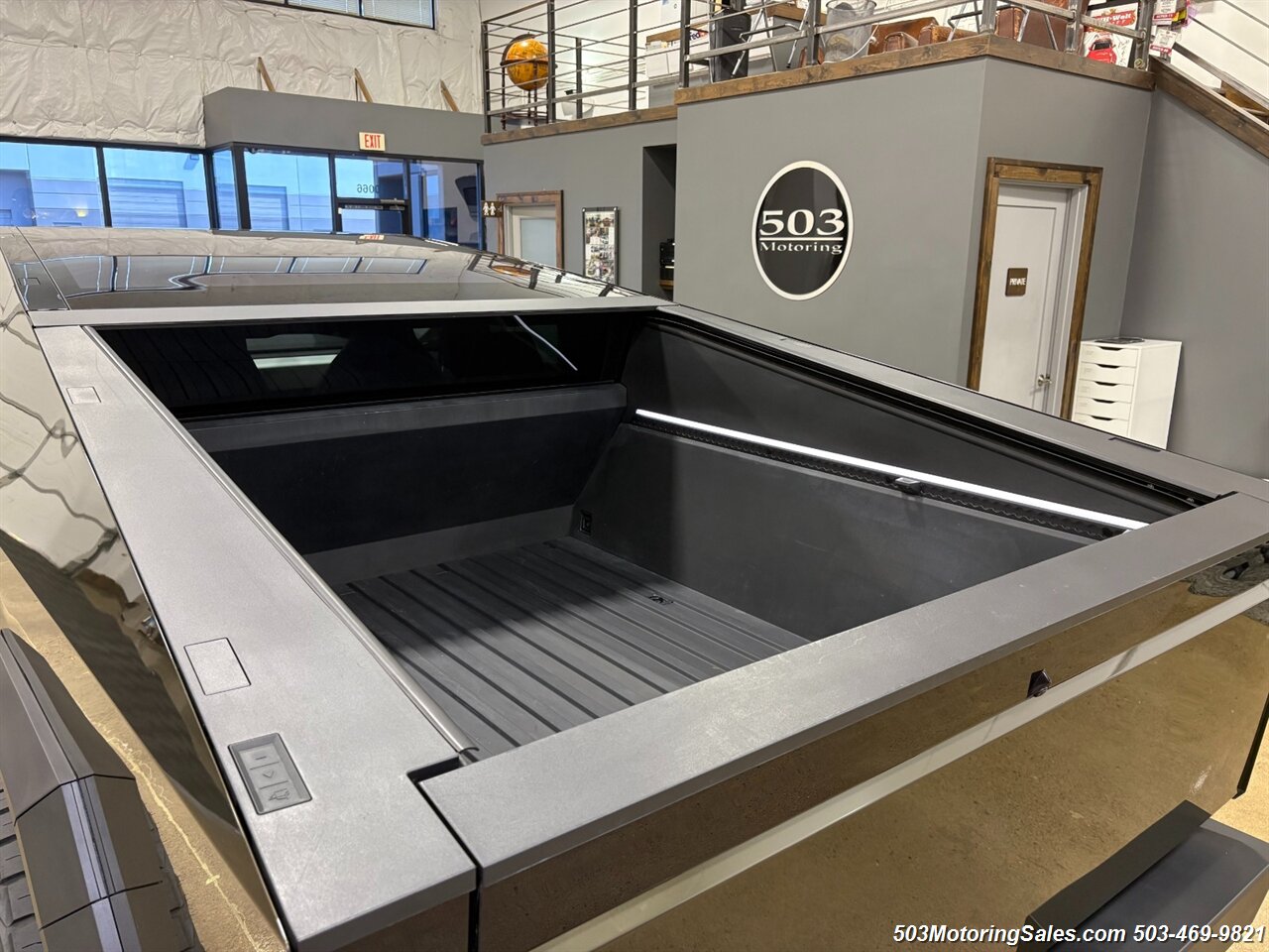 2024 Tesla Cybertruck Foundation Series   - Photo 15 - Beaverton, OR 97005