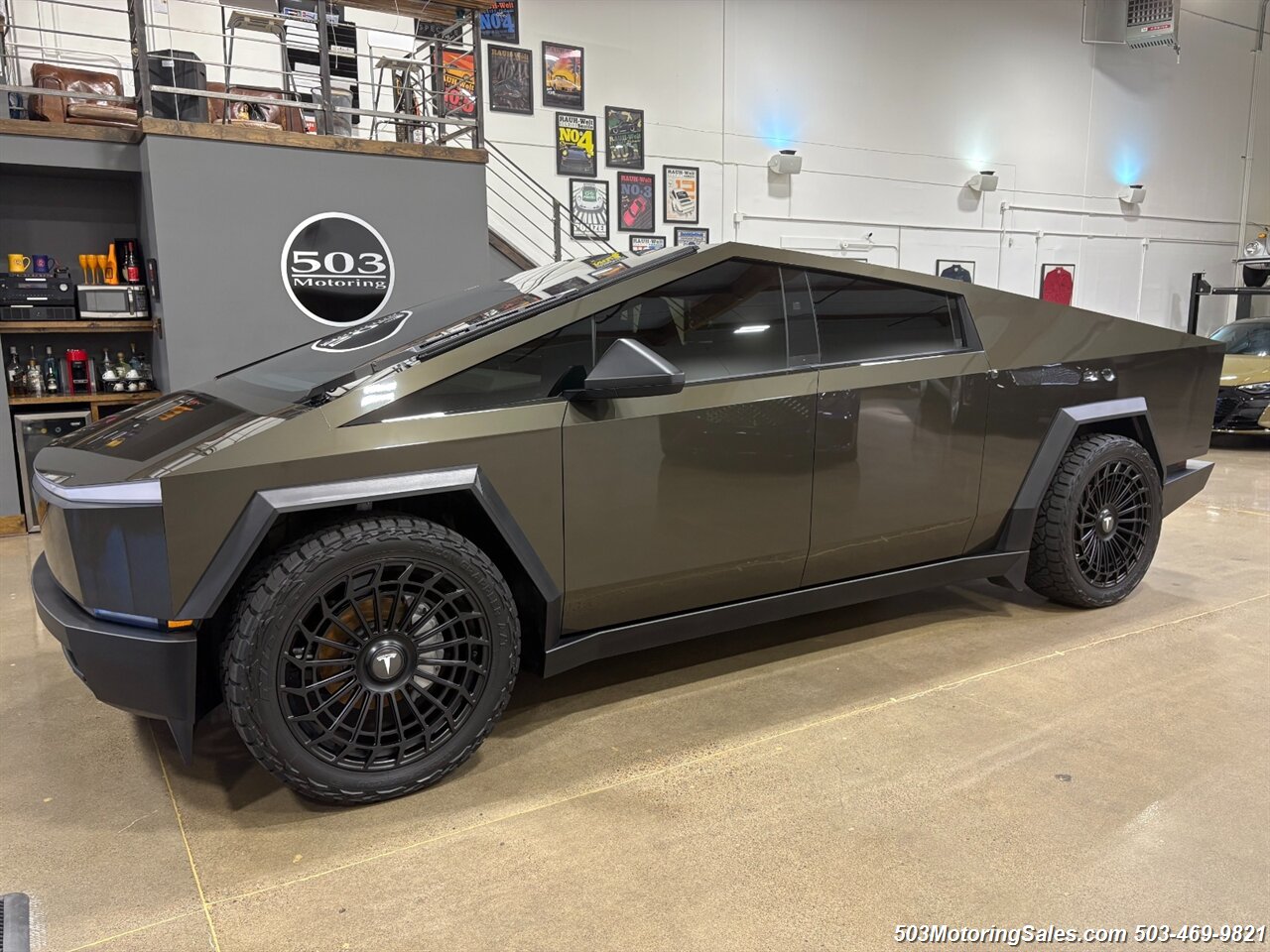 2024 Tesla Cybertruck Foundation Series   - Photo 1 - Beaverton, OR 97005