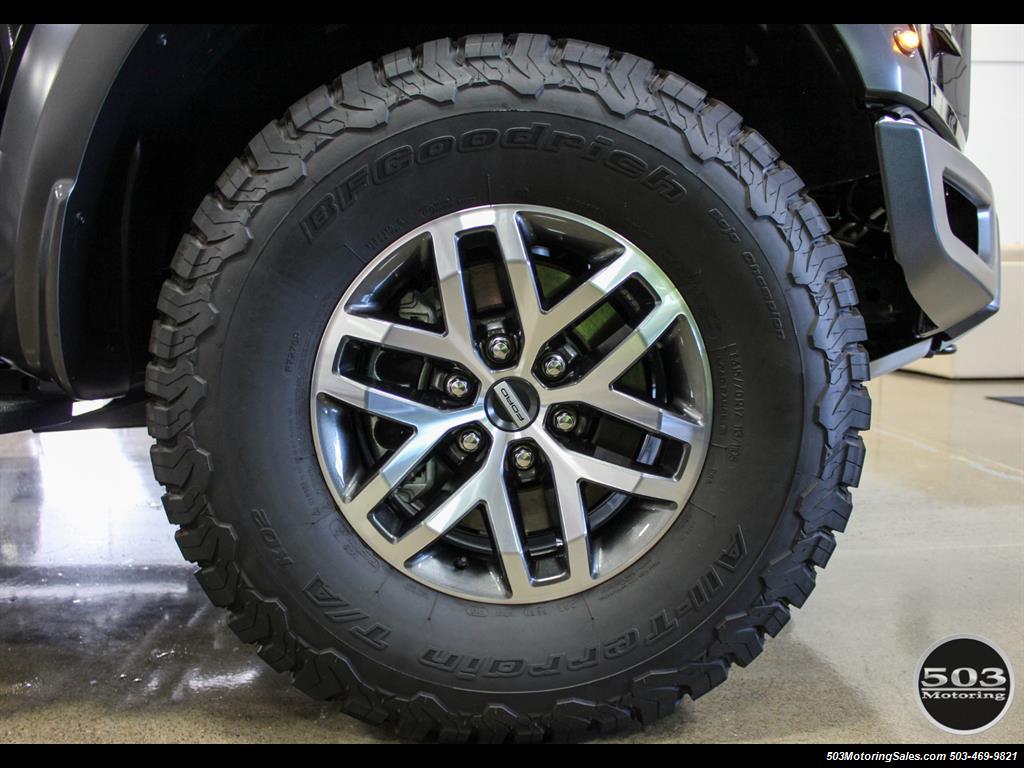 2017 Ford F-150 Raptor; Black/Black, Nav w/ Only 850 Miles!   - Photo 26 - Beaverton, OR 97005