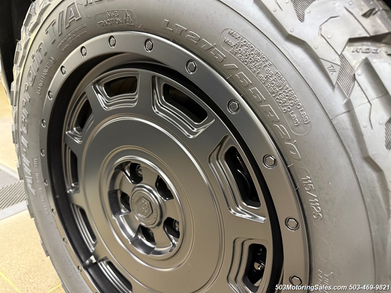 2024 Land Rover Defender 90 V8  URBAN WIDETRACK - Photo 21 - Beaverton, OR 97005