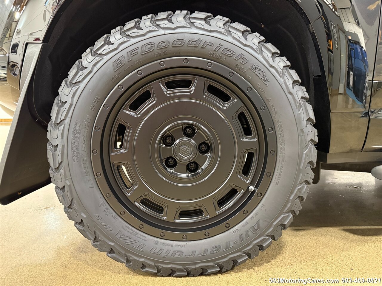 2024 Land Rover Defender 90 V8  URBAN WIDETRACK - Photo 38 - Beaverton, OR 97005