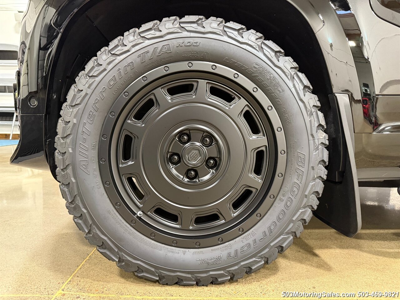 2024 Land Rover Defender 90 V8  URBAN WIDETRACK - Photo 20 - Beaverton, OR 97005