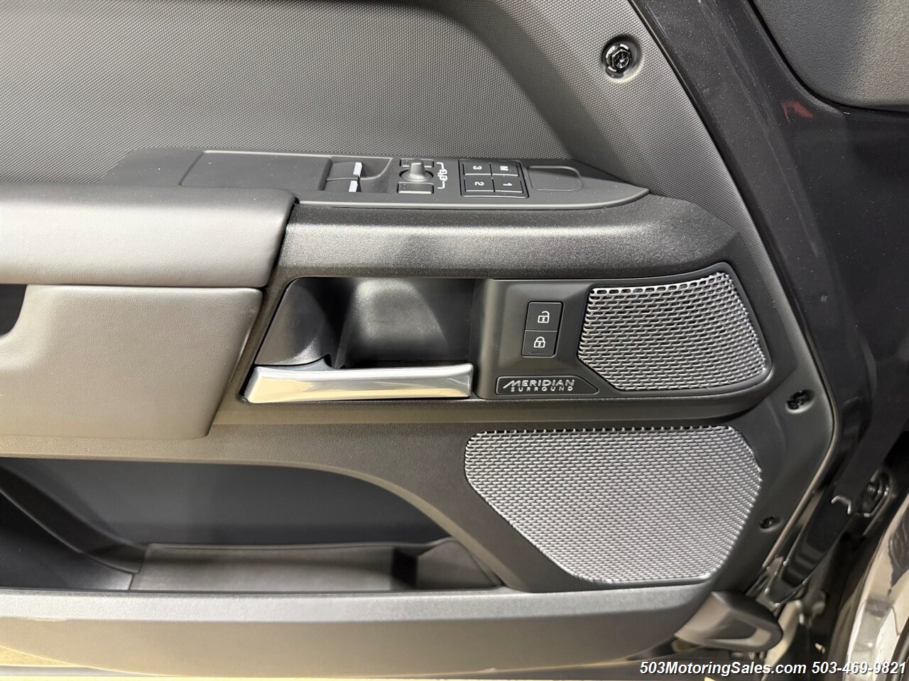 2024 Land Rover Defender 90 V8  URBAN WIDETRACK - Photo 68 - Beaverton, OR 97005