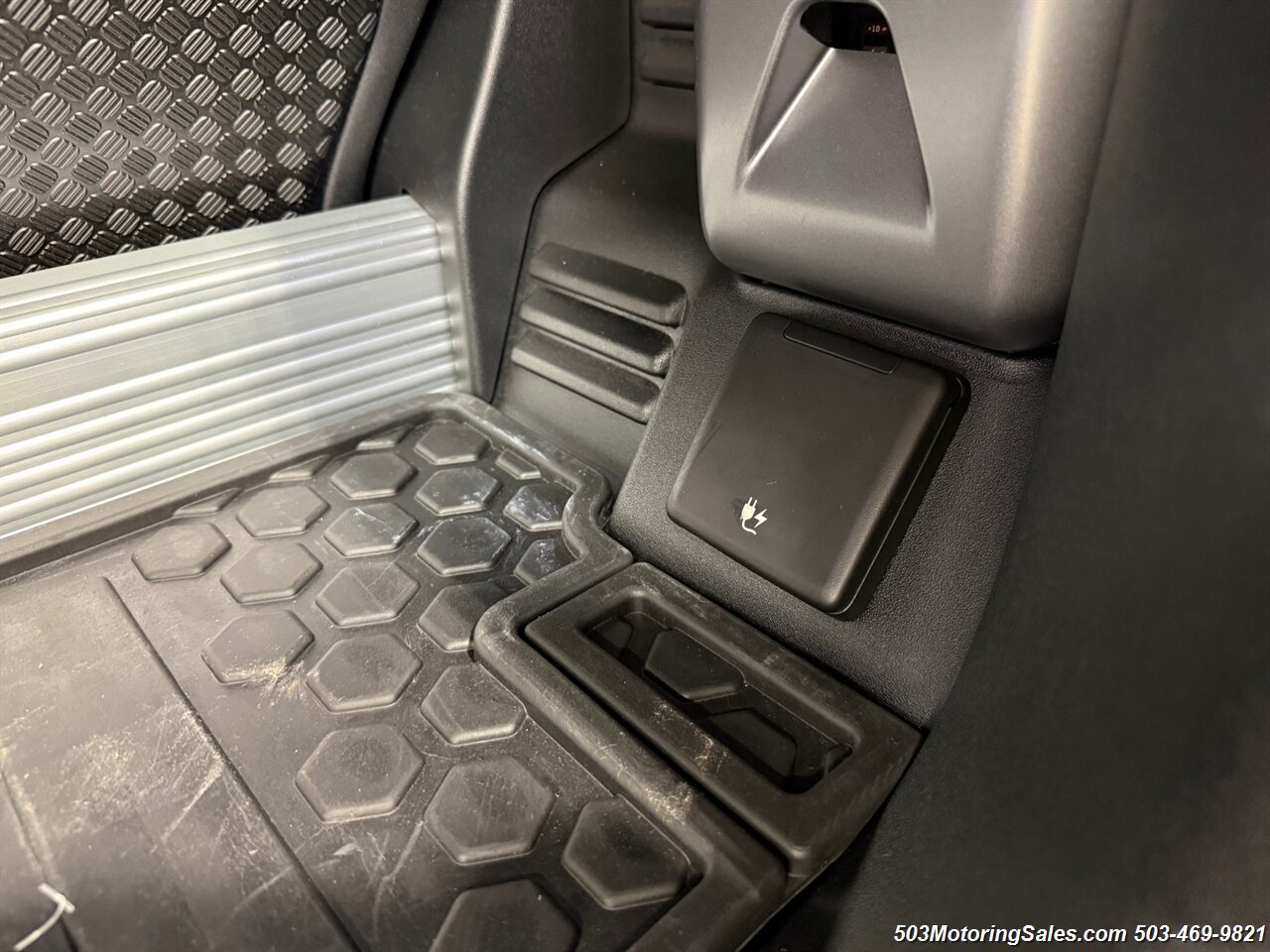 2024 Land Rover Defender 90 V8  URBAN WIDETRACK - Photo 96 - Beaverton, OR 97005