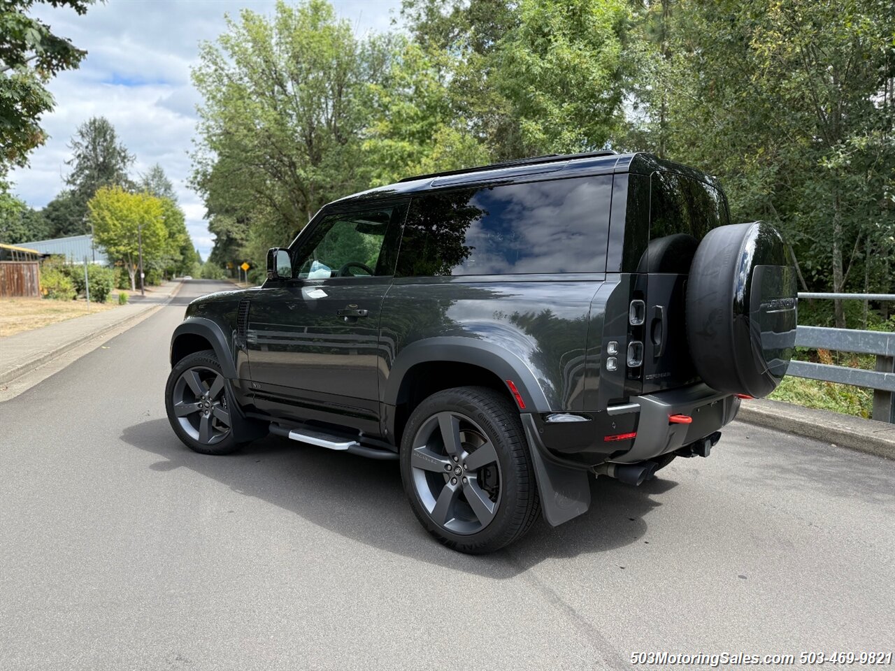 2024 Land Rover Defender 90 V8 - Photo 1 - Beaverton, OR 97005