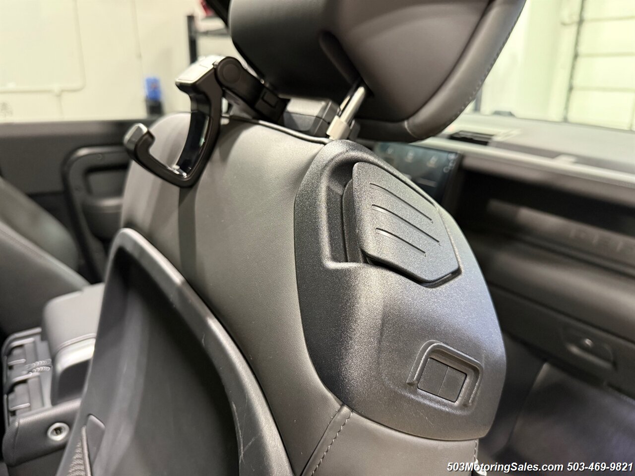 2024 Land Rover Defender 90 V8  URBAN WIDETRACK - Photo 111 - Beaverton, OR 97005