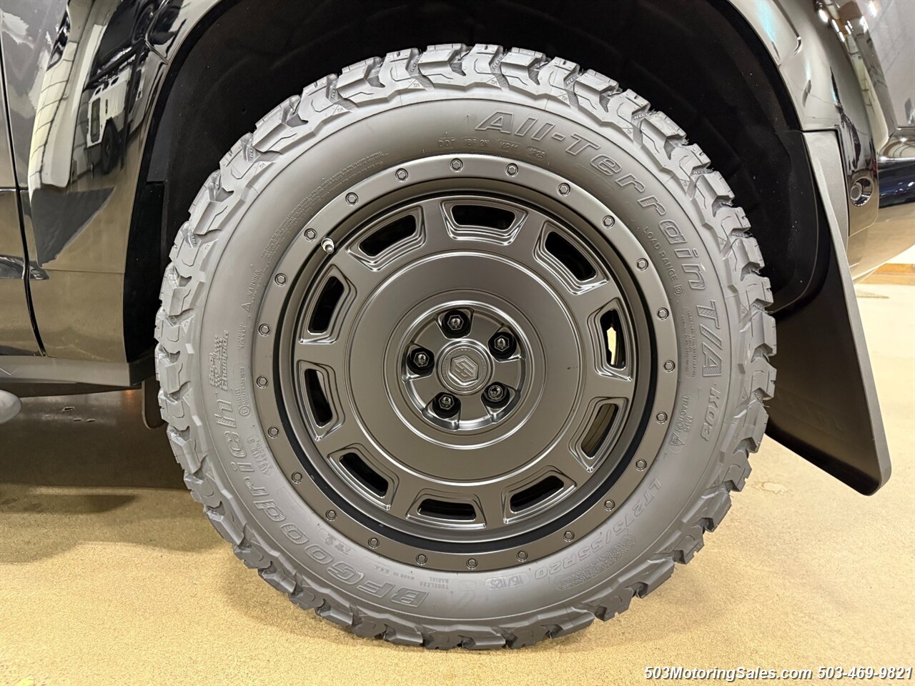 2024 Land Rover Defender 90 V8  URBAN WIDETRACK - Photo 47 - Beaverton, OR 97005