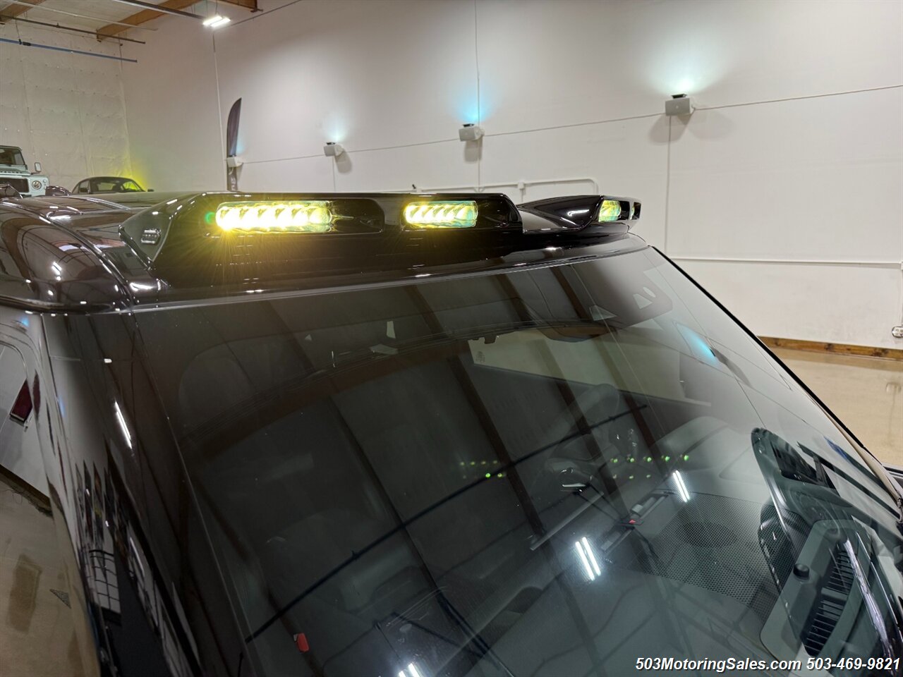 2024 Land Rover Defender 90 V8  URBAN WIDETRACK - Photo 36 - Beaverton, OR 97005