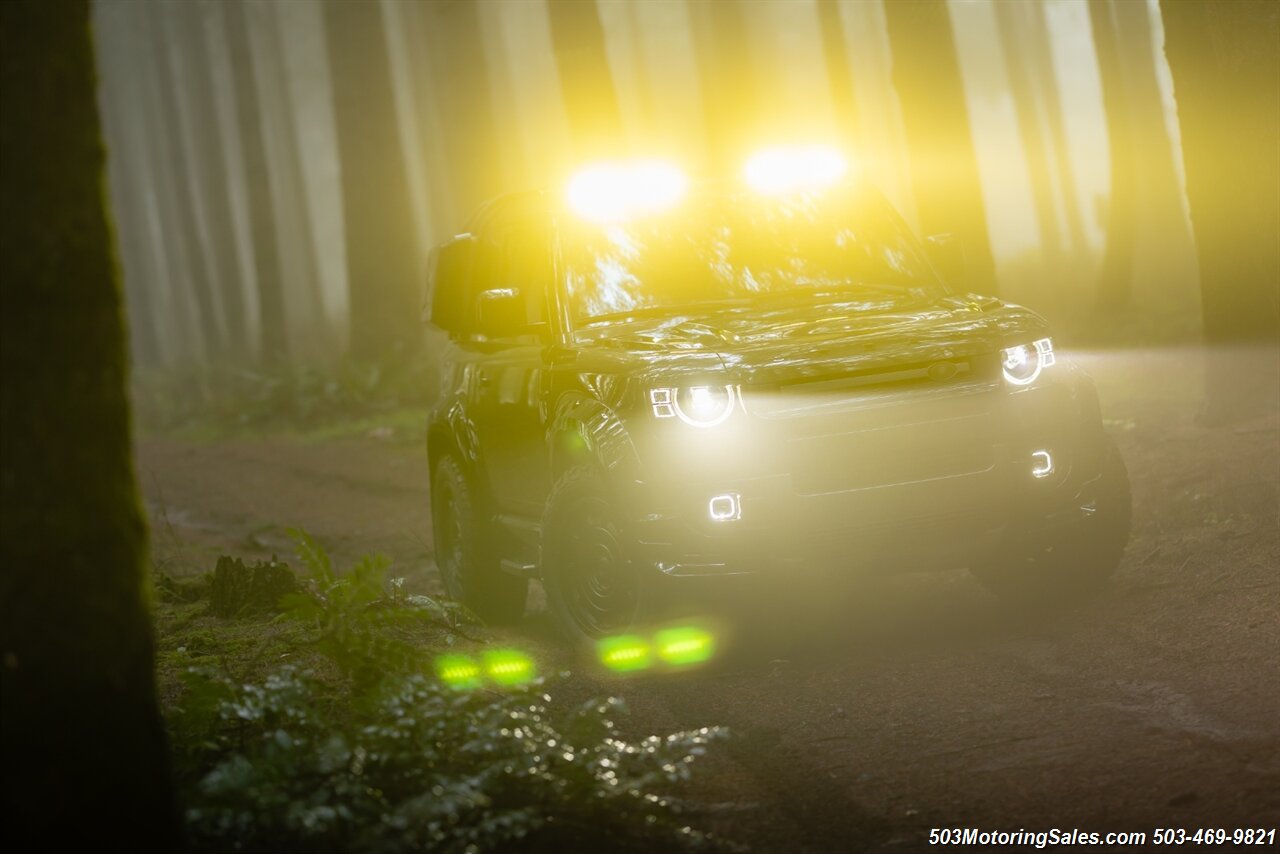 2024 Land Rover Defender 90 V8  URBAN WIDETRACK - Photo 7 - Beaverton, OR 97005