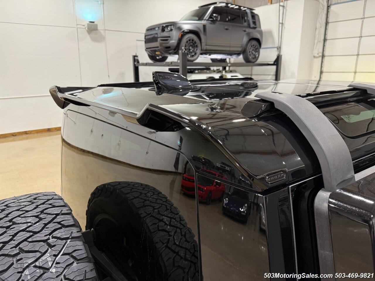 2024 Land Rover Defender 90 V8  URBAN WIDETRACK - Photo 6 - Beaverton, OR 97005