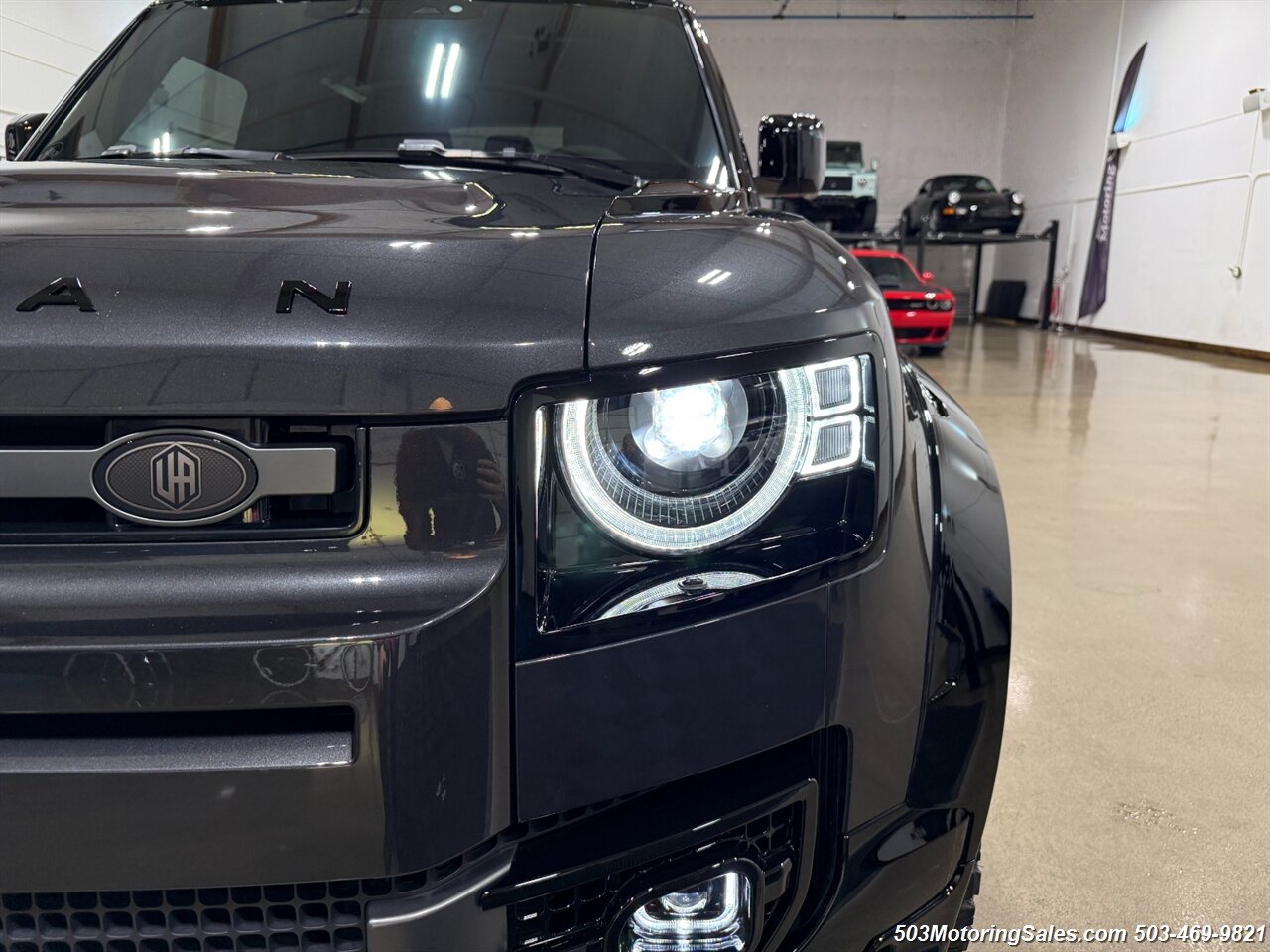 2024 Land Rover Defender 90 V8  URBAN WIDETRACK - Photo 24 - Beaverton, OR 97005