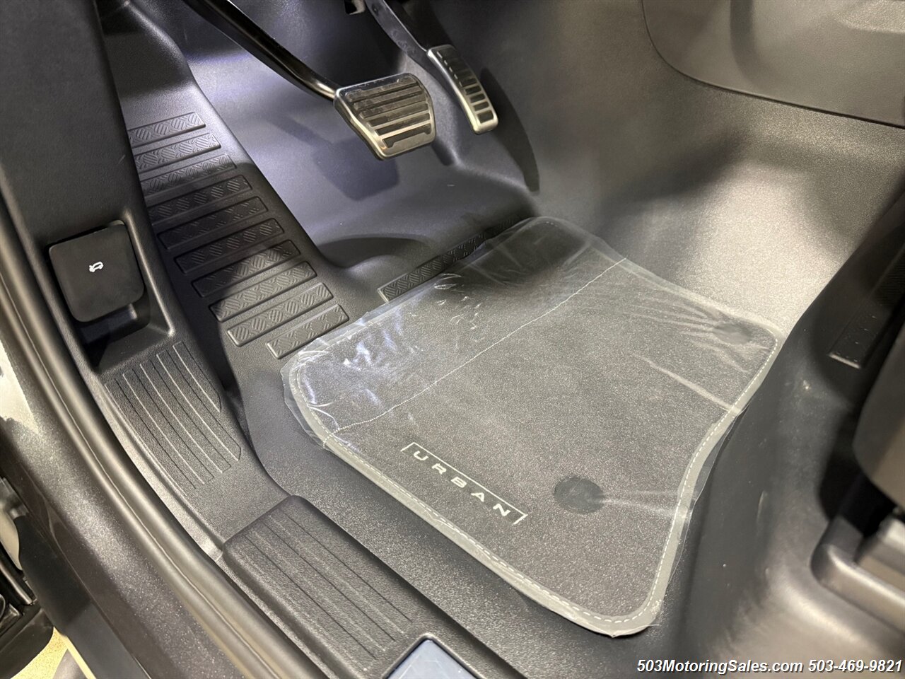 2024 Land Rover Defender 90 V8  URBAN WIDETRACK - Photo 17 - Beaverton, OR 97005