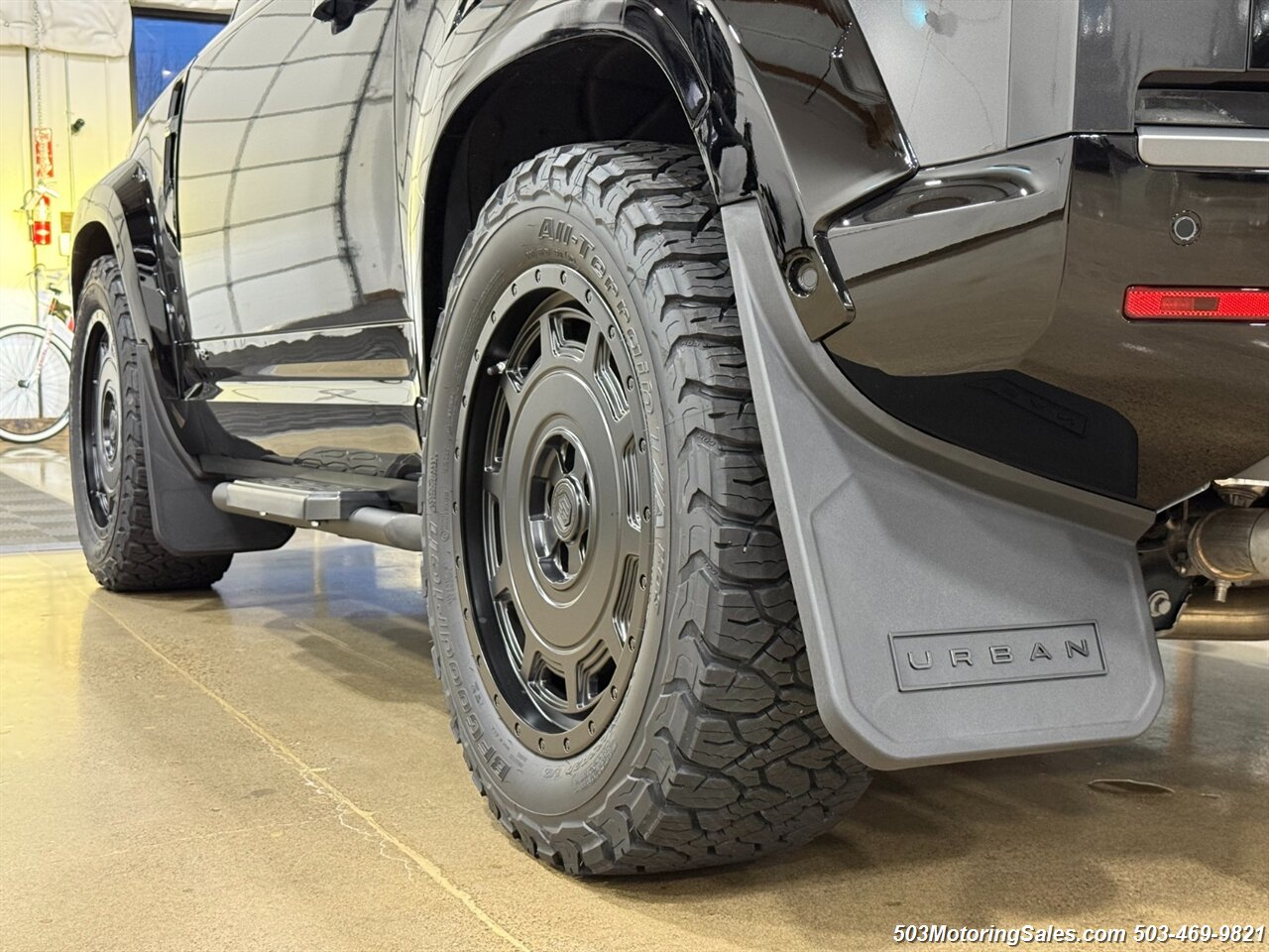 2024 Land Rover Defender 90 V8  URBAN WIDETRACK - Photo 45 - Beaverton, OR 97005