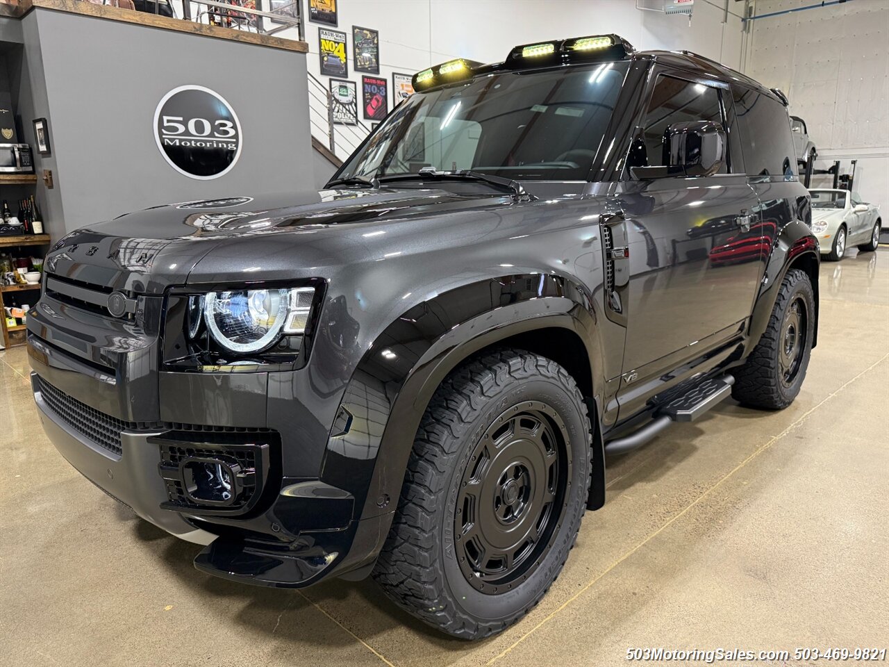 2024 Land Rover Defender 90 V8  URBAN WIDETRACK - Photo 23 - Beaverton, OR 97005