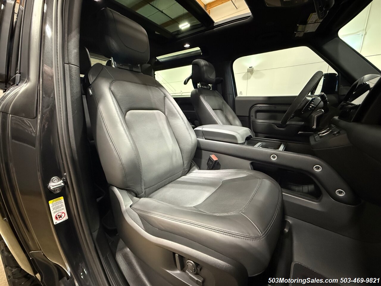 2024 Land Rover Defender 90 V8  URBAN WIDETRACK - Photo 106 - Beaverton, OR 97005