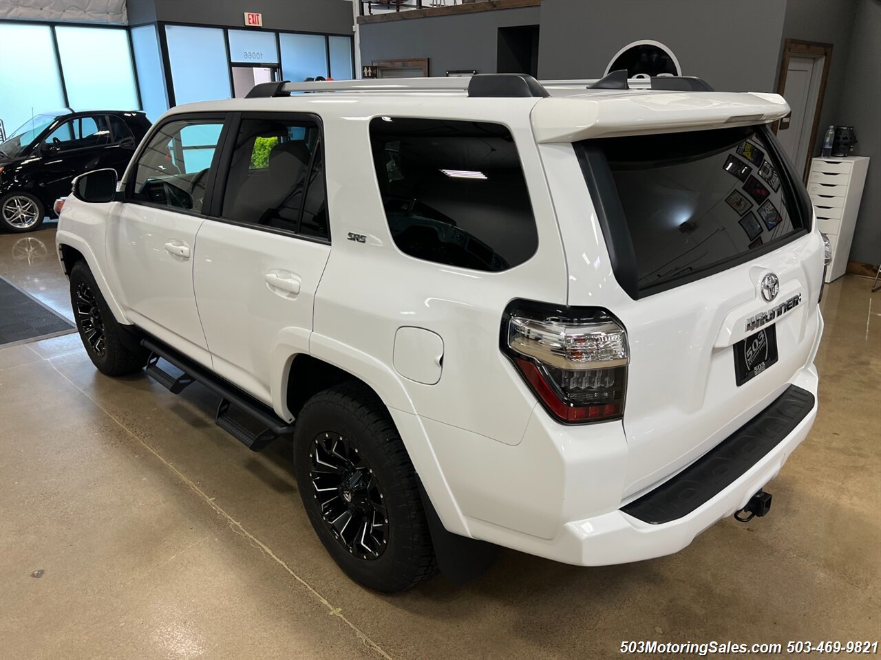 2022 Toyota 4Runner SR5 Premium   - Photo 12 - Beaverton, OR 97005