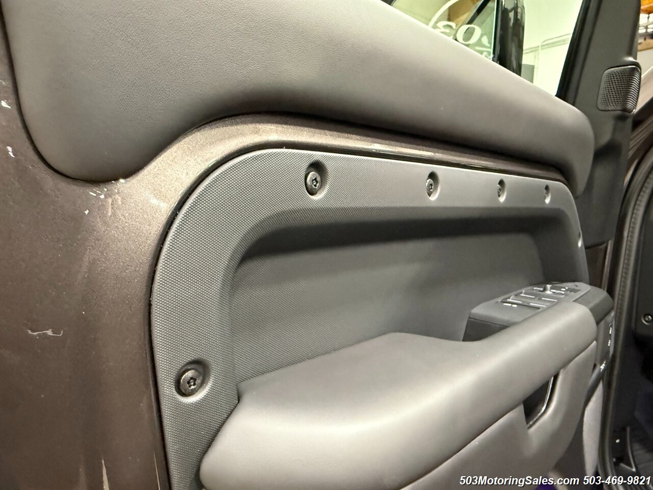 2025 Land Rover Defender 110 P635 OCTA   - Photo 45 - Beaverton, OR 97005