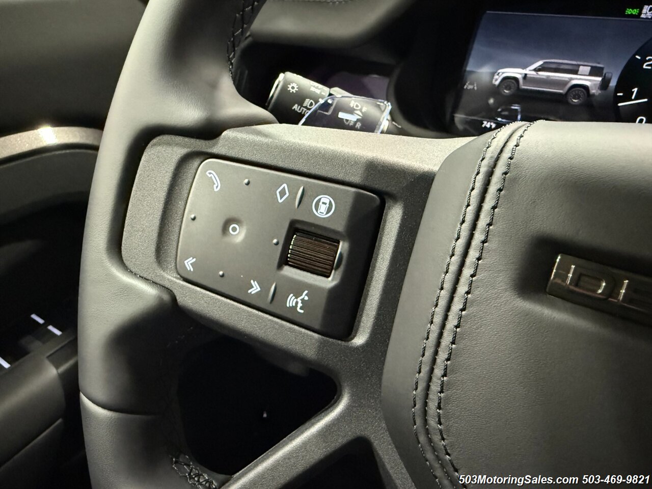 2025 Land Rover Defender 110 P635 OCTA   - Photo 58 - Beaverton, OR 97005