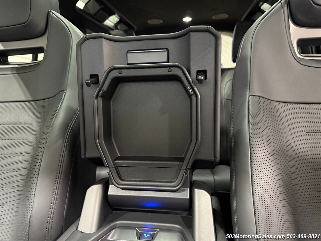 2025 Land Rover Defender 110 P635 OCTA   - Photo 53 - Beaverton, OR 97005
