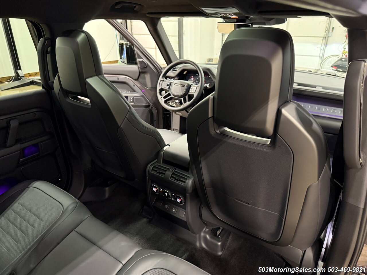 2025 Land Rover Defender 110 P635 OCTA   - Photo 98 - Beaverton, OR 97005
