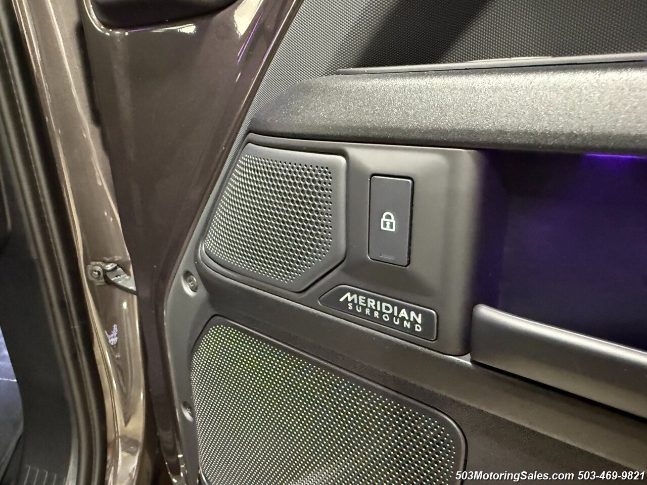 2025 Land Rover Defender 110 P635 OCTA   - Photo 101 - Beaverton, OR 97005