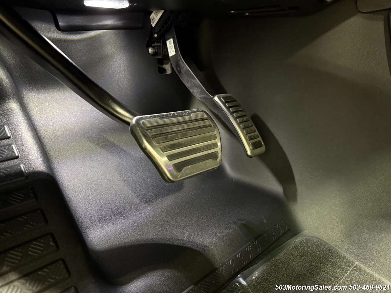 2025 Land Rover Defender 110 P635 OCTA   - Photo 50 - Beaverton, OR 97005