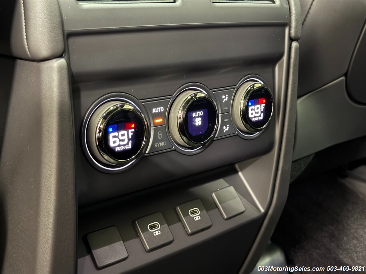 2025 Land Rover Defender 110 P635 OCTA   - Photo 86 - Beaverton, OR 97005