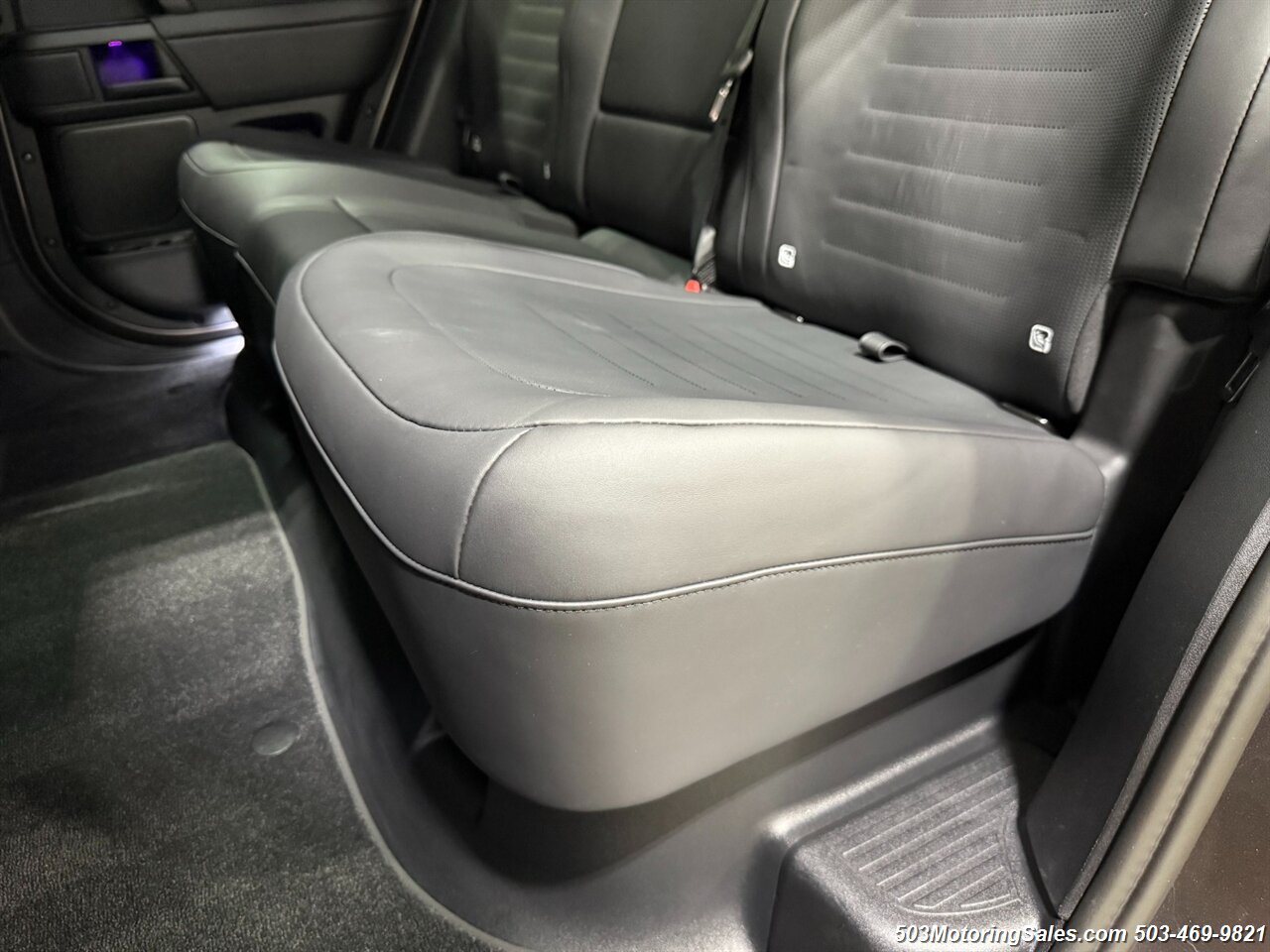 2025 Land Rover Defender 110 P635 OCTA   - Photo 81 - Beaverton, OR 97005