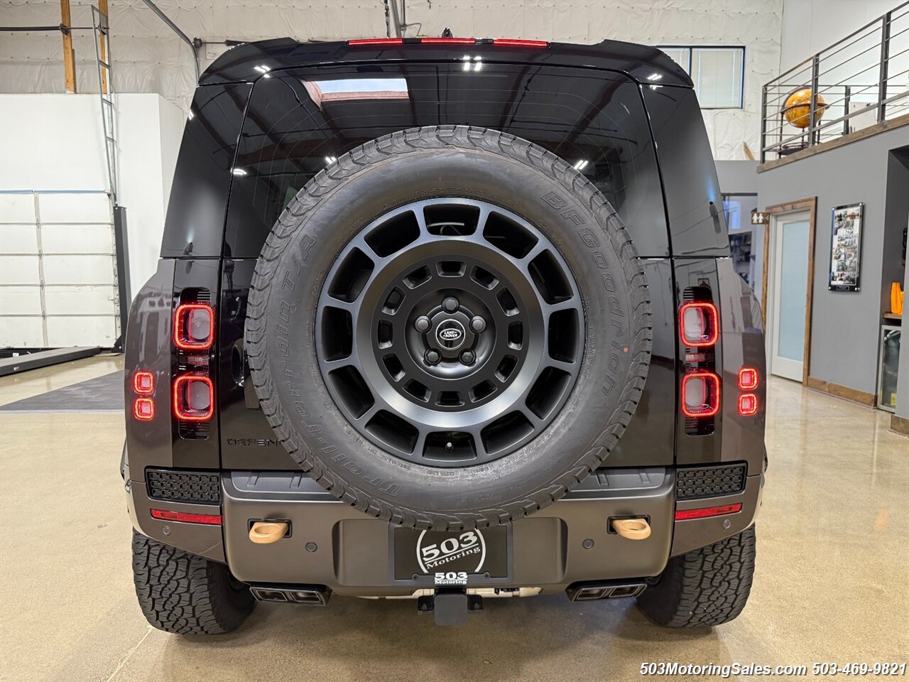 2025 Land Rover Defender 110 P635 OCTA   - Photo 15 - Beaverton, OR 97005