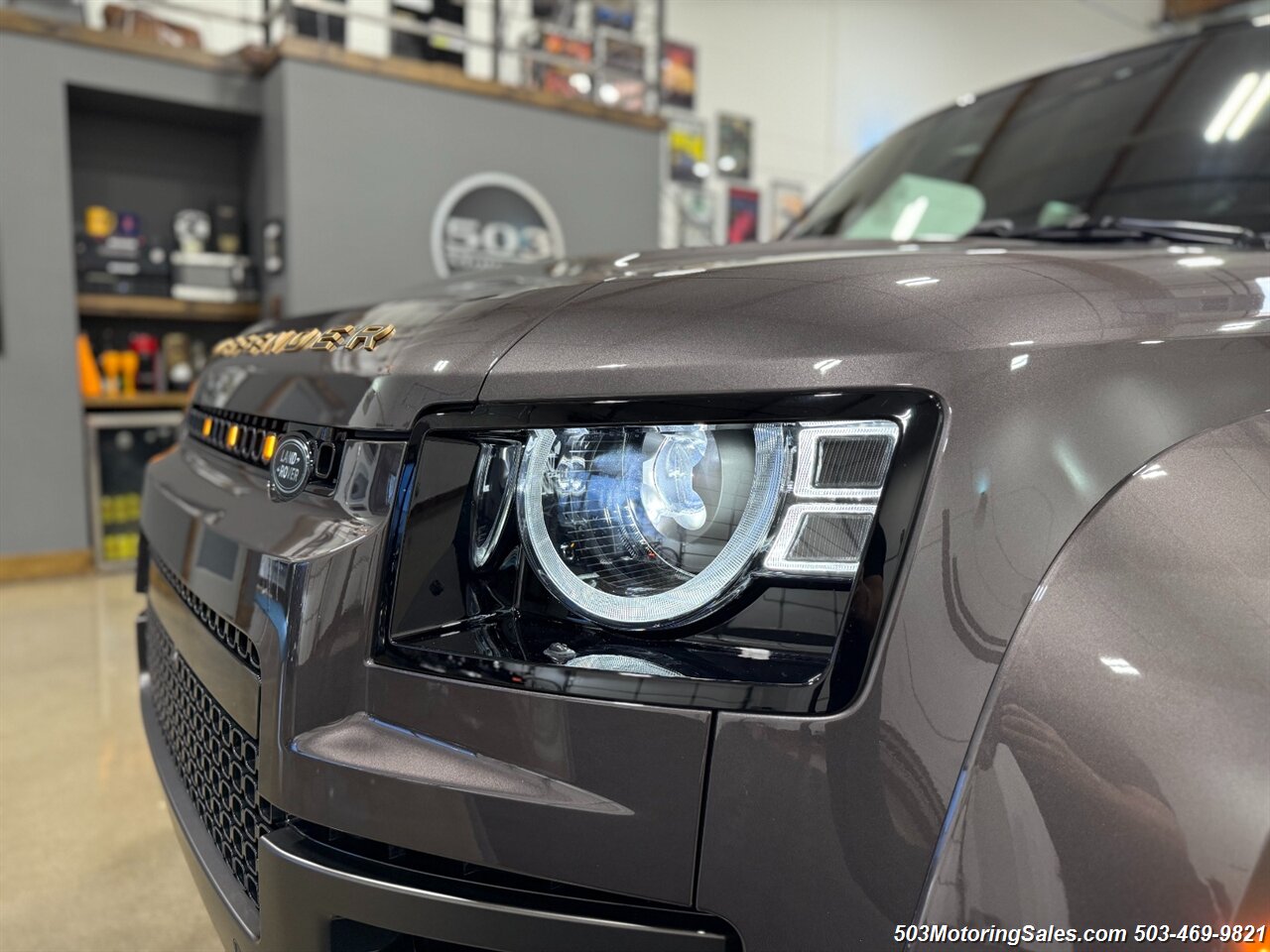2025 Land Rover Defender 110 P635 OCTA   - Photo 2 - Beaverton, OR 97005
