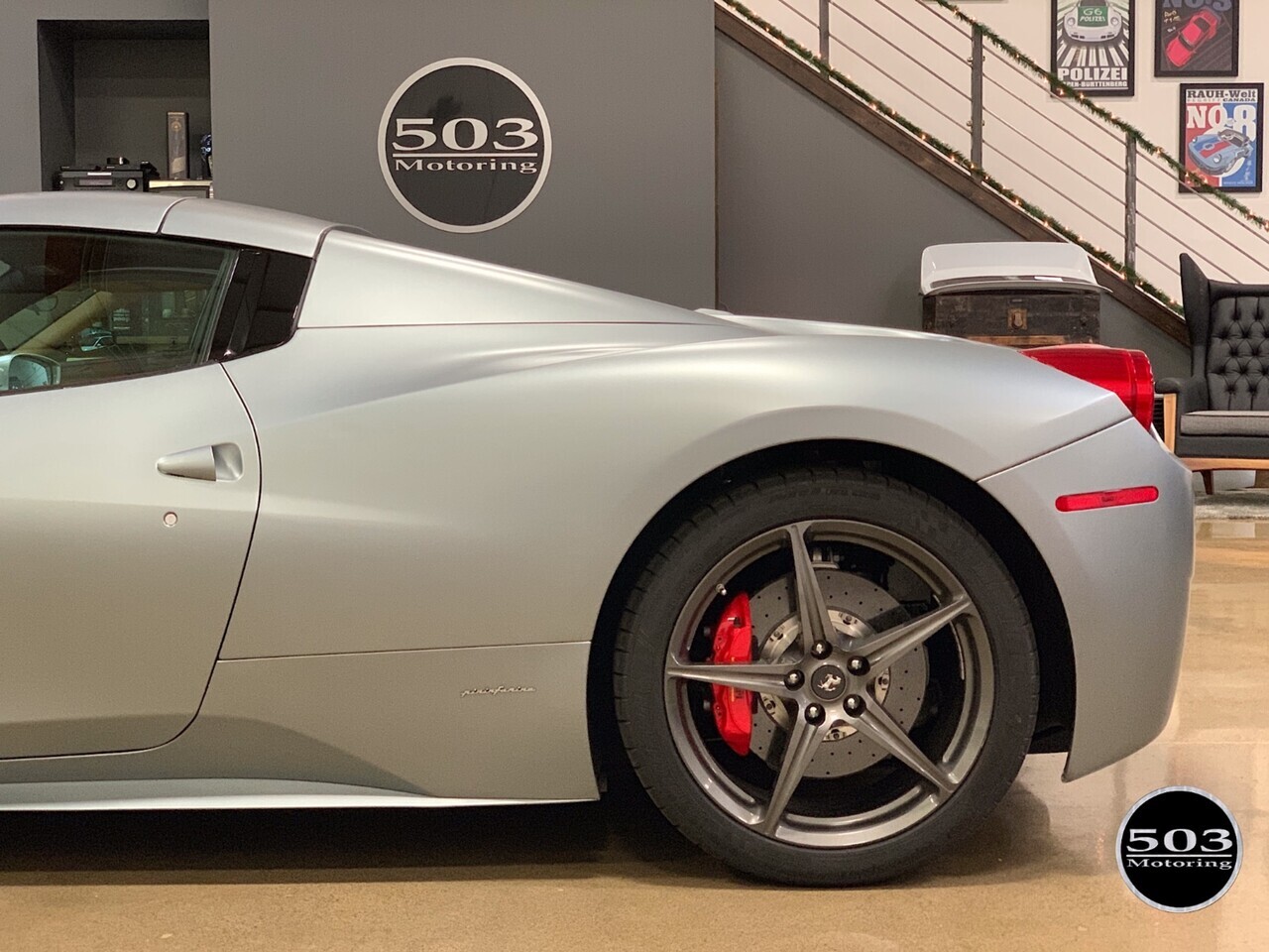 2015 Ferrari 458 Spider Grigio Titanio over Bordeaux/Nero w/ Satin Wrap   - Photo 16 - Beaverton, OR 97005