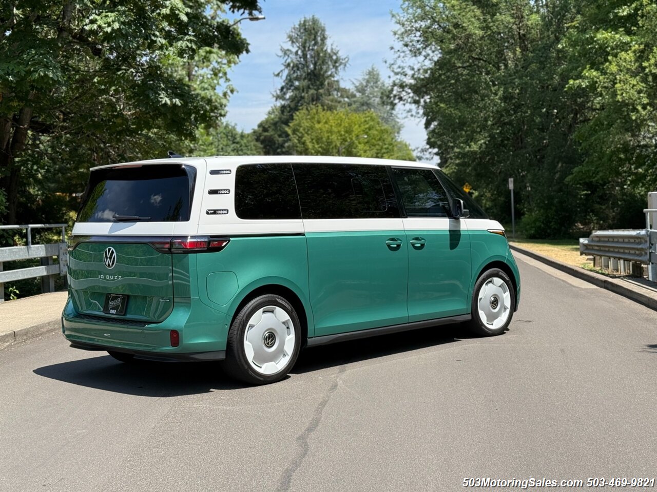 2025 Volkswagen ID. Buzz 1st Edition 4Motion - Photo 2 - Beaverton, OR 97005
