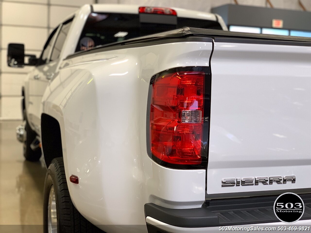 2019 GMC Sierra 3500 Denali Dually DRW   - Photo 35 - Beaverton, OR 97005